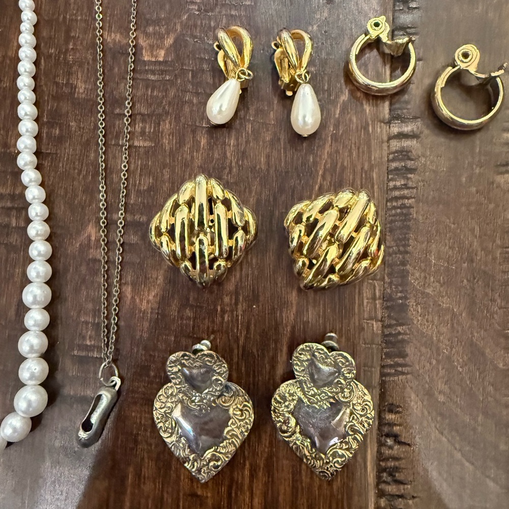 Vintage Costume Jewelry Mixed Lot Clip On Earrings Chokers Feminine - Picture 8 of 12